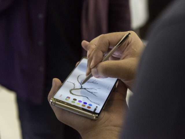 Samsung Galaxy Note8: Υπάρχει κάτι που να χρειάζεσαι και να μην μπορεί να το κάνει;