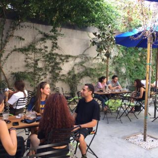 Στο Fill the Bracket στον Κεραμεικό θα τρως καλά τις Πέμπτες