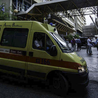 Πέθανε η 18χρονη κοπέλα που είχε προσπαθήσει να στραγγαλίσει ο πατέρας της στην Πετρούπολη