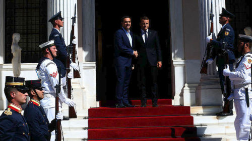 Τις μεταρρυθμίσεις και τις προσπάθειες των Ελλήνων χαιρέτισε ο Εμανουέλ Μακρόν