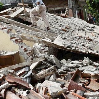 Στους 96 νεκρούς ο νέος απολογισμός από το σεισμό στο Μεξικό