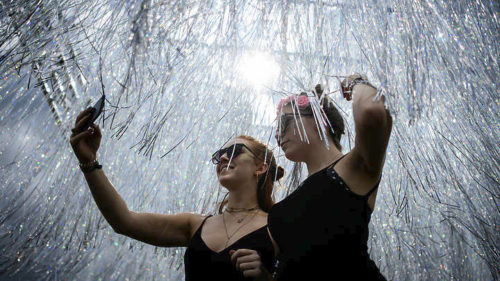 Εφαρμογή τεχνητής νοημοσύνης μετατρέπει τις «σέλφι» σε τρισδιάστατες