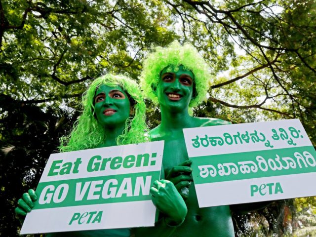 Ο πλανήτης σας εκλιπαρεί να καταναλώνετε λιγότερο κρέας