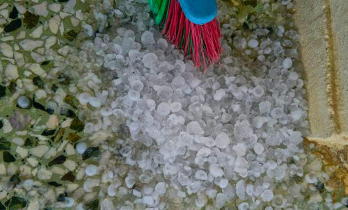 Γαλλία: Ένας θάνατος και σημαντικές υλικές ζημιές είναι ο απολογισμός των ισχυρών καταιγίδων