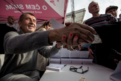 Τσεχία-Εκλογές: Άνεμος ευρωσκεπτικισμού στις όχθες του Μολδάβα