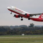 Έναν εντυπωσιακό τελευταίο γύρο του θριάμβου έκανε αεροσκάφος χρεωκοπημένης αεροπορικής (βίντεο)