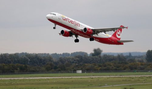 Έναν εντυπωσιακό τελευταίο γύρο του θριάμβου έκανε αεροσκάφος χρεωκοπημένης αεροπορικής (βίντεο)