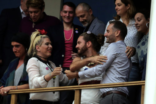 Πέρασε το νομοσχέδιο για την νομική αναγνώριση ταυτότητας φύλου