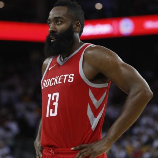 O James Harden έβαλε ένα από τα πιο «προκλητικά» τρίποντα στην ιστορία του ΝΒΑ [ΒΙΝΤΕΟ]