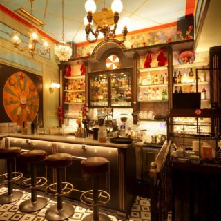 Θα τρίβετε τα μάτια σας όταν επισκεφτείτε το Monsieur Cannibale στο Παγκράτι