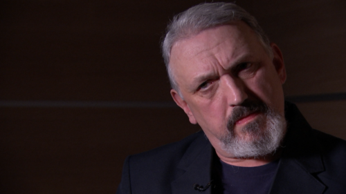 Αρχηγός νεοναζιστικής οργάνωσης στη Βρετανία παραδέχεται ότι είναι γκέι και έχει εβραϊκό αίμα