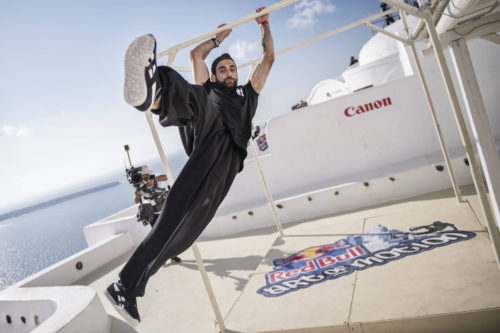 Red Bull Art of Motion: Αθλητικό υπερθέαμα με ανατροπές στην ειδυλλιακή Σαντορίνη!