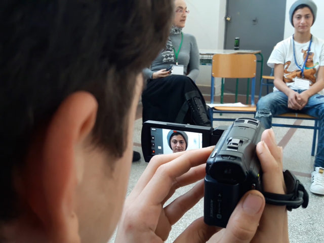 Είμαι πρόσφυγας. Κανείς δεν μπορεί να πει την ιστορία μου καλύτερα από μένα.