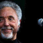 Θύμα σεξουαλικής παρενόχλησης έπεσε ο Τομ Τζόουνς