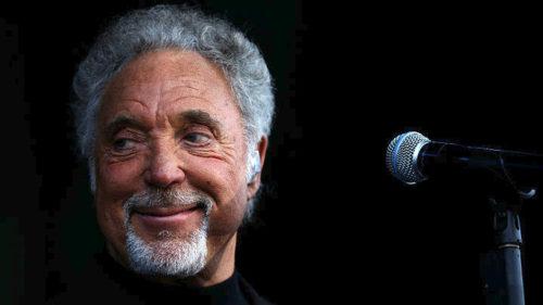 Θύμα σεξουαλικής παρενόχλησης έπεσε ο Τομ Τζόουνς