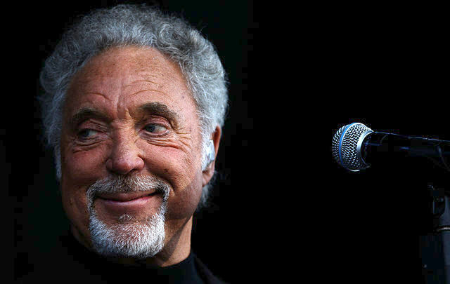 Θύμα σεξουαλικής παρενόχλησης έπεσε ο Τομ Τζόουνς