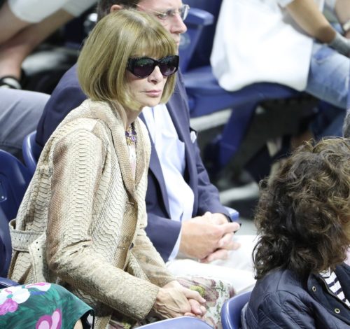 Η Άννα Γουίντουρ αποκάλυψε ποιόν δεν θα ξανακαλέσει στο MET Gala και εμείς αναμένουμε το τουίτ του (βίντεο)