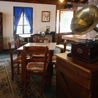 Σε ένα παλιό σπίτι του Χαλανδρίου, η Ονειρία προσφέρει αρώματα και γεύσεις Ελλάδας