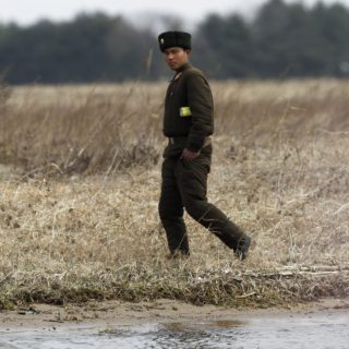 Βόρεια-Νότια Κορέα: Ανακοινώθηκε η έναρξη στρατιωτικών συνομιλίων για τη μείωση των εντάσεων στη χερσόνησο