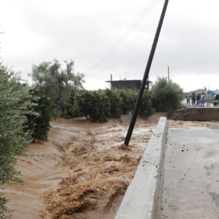 Μάνδρα Αττικής: Σχεδόν άφωνοι έμειναν οι πυροσβέστες με αυτά που είχαν ν’ αντιμετωπίσουν