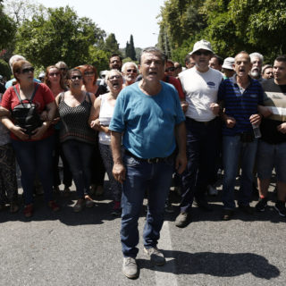 Σε 24ωρη απεργία αύριο οι εργαζόμενοι στους ΟΤΑ