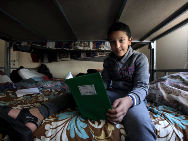 Αν δεν έχεις το νου σου στο παιδί, καλύτερα να σε καταπιούν τα μαύρα σκοτάδια