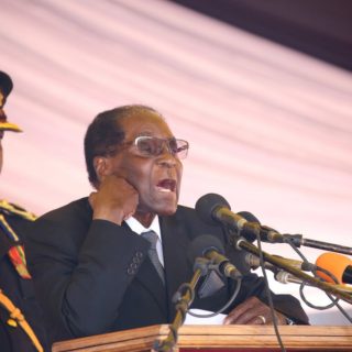 Ζιμπάμπουε: Ο αντιπρόεδρος Μνανγκάγκουα επέστρεψε στη χώρα