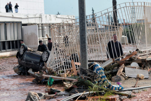 Μάνδρα: 19 μέχρι στιγμής οι επιβεβαιωμένοι νεκροί