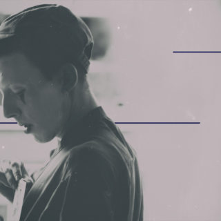 Ο Kristof τραγουδά άγρια ρομαντικά, μουσικά παραμύθια