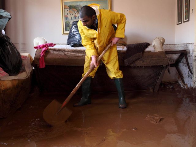 Το νερό και οι άνθρωποι δεν σταματιούνται