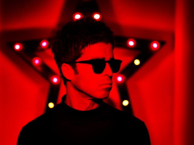 Noel Gallagher’s High Flying Birds – Who Built The Moon?