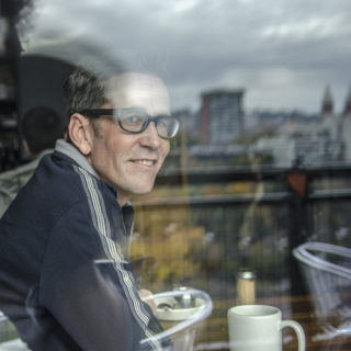 Όμορφα Ερείπια: ένα best-seller που έγινε δεκτό θερμά και από την κριτική