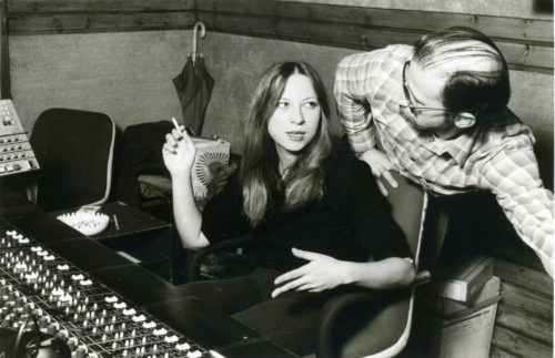 Ξεκινά σήμερα η καμπάνια crowdfunding για το ντοκιμαντέρ της Λένας Πλάτωνος