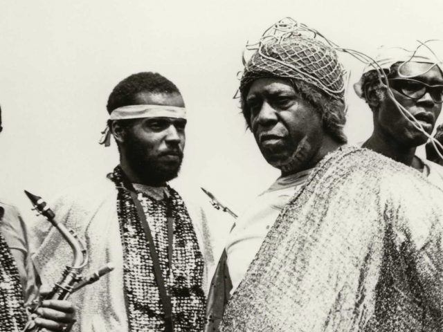 Νότες, εικόνες και λόγος για τον Αφροφουτουρισμό