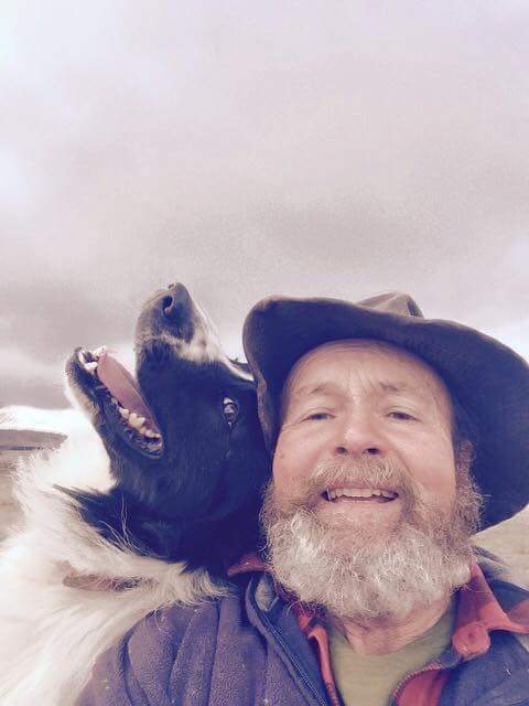 Αυτό συμβαίνει όταν μαθαίνεις στον πατέρα σου να βγάζει σέλφι