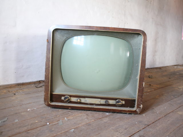 Μερικά πράγματα να προσέξετε πριν πάρετε τηλεόραση