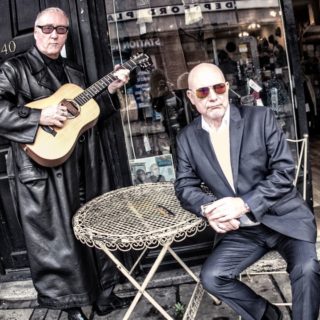 Dennis Greaves: «Τώρα οι δισκογραφικές είναι πολυεθνικές. Δεν έχουν ψυχή, κοιτάνε μόνο τα φράγκα, όχι την τέχνη»