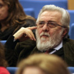 Ο Γιάννης Σμαραγδής κατηγορεί τους κριτικούς ότι «συνωμότησαν» εναντίον του και σκέφτεται να υποβάλλει μηνύσεις [ΒΙΝΤΕΟ]