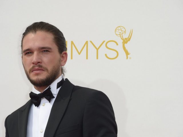 Μεθυσμένος ο «Τζον Σνόου» στο Παρίσι [ΕΙΚΟΝΕΣ]