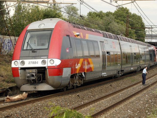 Γαλλία: Τέσσερις μαθητές έχασαν τη ζωή τους από τη σύγκρουση τρένου με σχολικό λεωφορείο