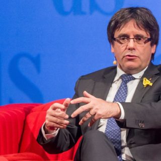 Ποιος αποφασίζει για την έκδοση του Πουτζντεμόν;