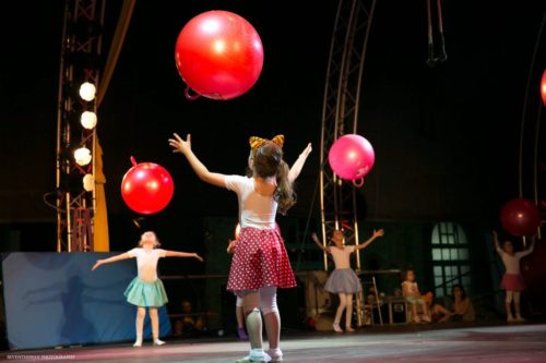 Η Αθήνα γιορτάζει τα Χριστούγεννα με παραπάνω από 220 δωρεάν εκδηλώσεις