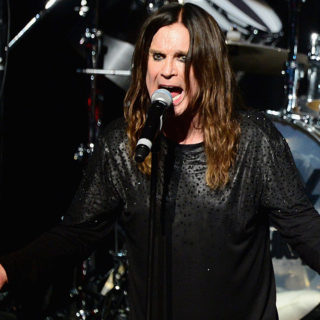 Δείτε πώς αλλάζουν τα ενδιαφέροντα των μεγάλων rock stars όσο μεγαλώνουν