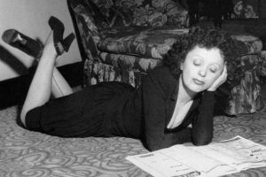 Στις 19 Δεκεμβρίου του 1915 γεννιέται η Εντίθ Πιάφ