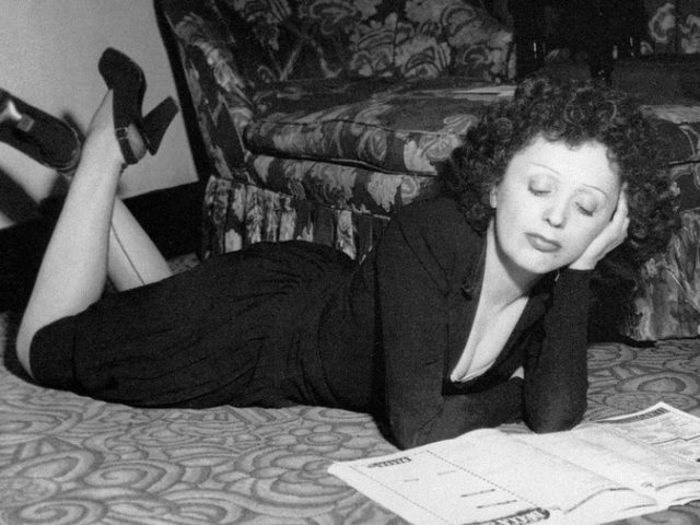 Στις 19 Δεκεμβρίου του 1915 γεννιέται η Εντίθ Πιάφ