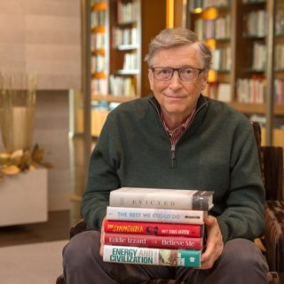 Τα 5 αγαπημένα βιβλία του Bill Gates για το 2017