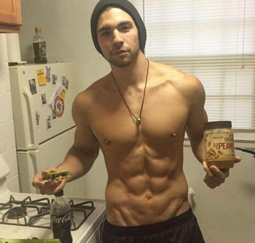 Σε αυτόν τον λογαριασμό στο Instagram ο έρωτας περνάει από το στομάχι