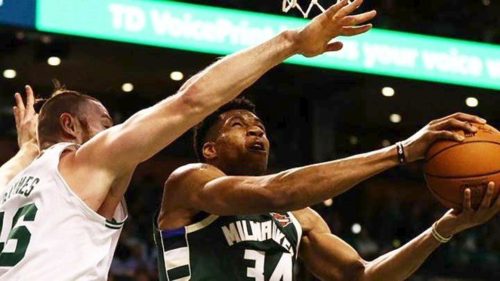 40 πόντους πέτυχε ο Γιάννης Αντετοκούνμπο ενάντια στους Σέλτικς στην «ελληνική βραδιά» της Βοστώνης