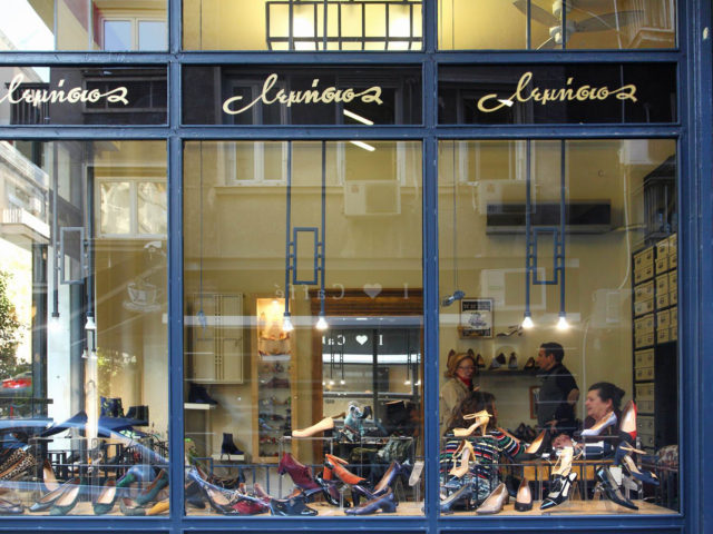 Για πάνω από εκατό χρόνια, τα πιο φίνα παπούτσια της Αθήνας φτιάχνονται στον Λεμήσιο