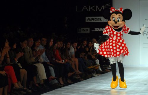 Το δικό της αστέρι στην Λεωφόρο της Δόξας απέκτησε η Μίνι Μάους [ΒΙΝΤΕΟ]